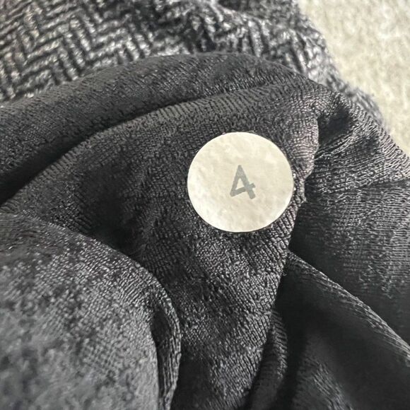 Lululemon Think Fast Pullover Size 4 - Picture 6 of 6